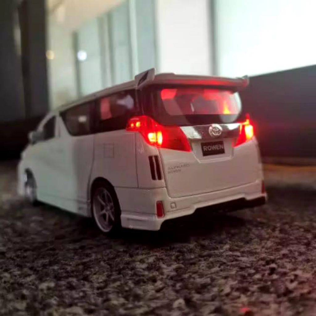 mainan mobil diecast Alphard miniatur