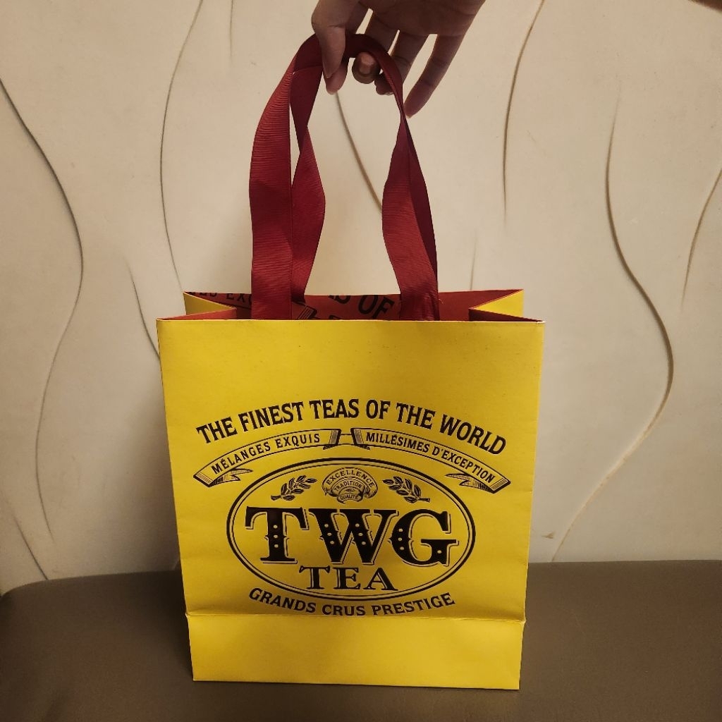 

PAPER BAG TWG KOTAK HADIAH