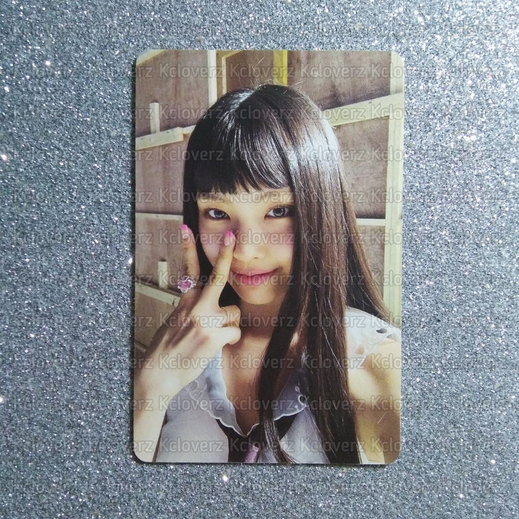 

PC NEW JEANS BLUEBOOK VER. PHOTOCARD HYEIN OFFICIAL newjeans njz