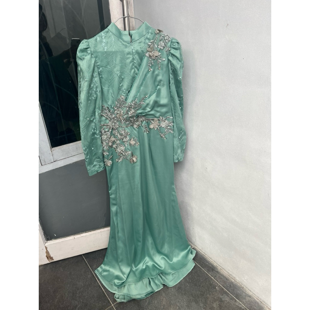 Dress brukat payet dan organza sage