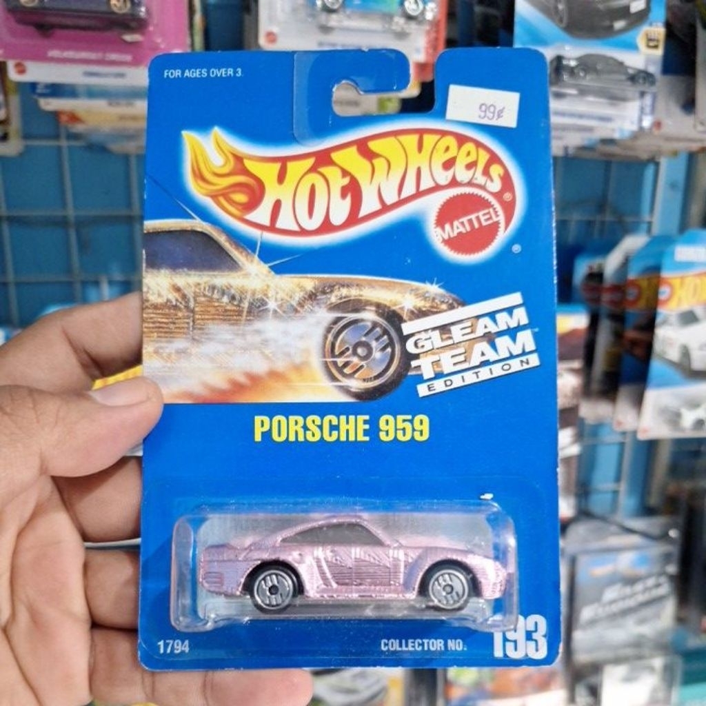 Hot wheels Gleam Team Edition light pink