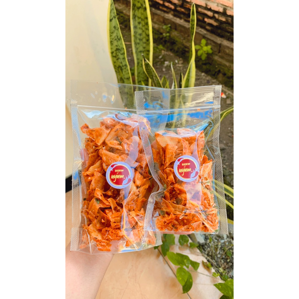 

Keripik Singkong Kriwil Pedas Daun Jeruk 50/100gr