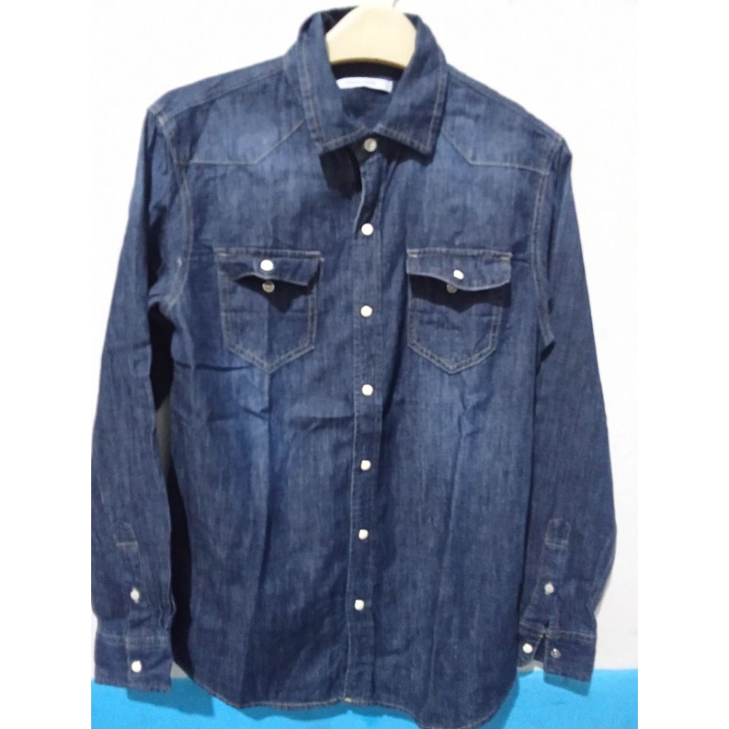 Kemeja Denim Design United