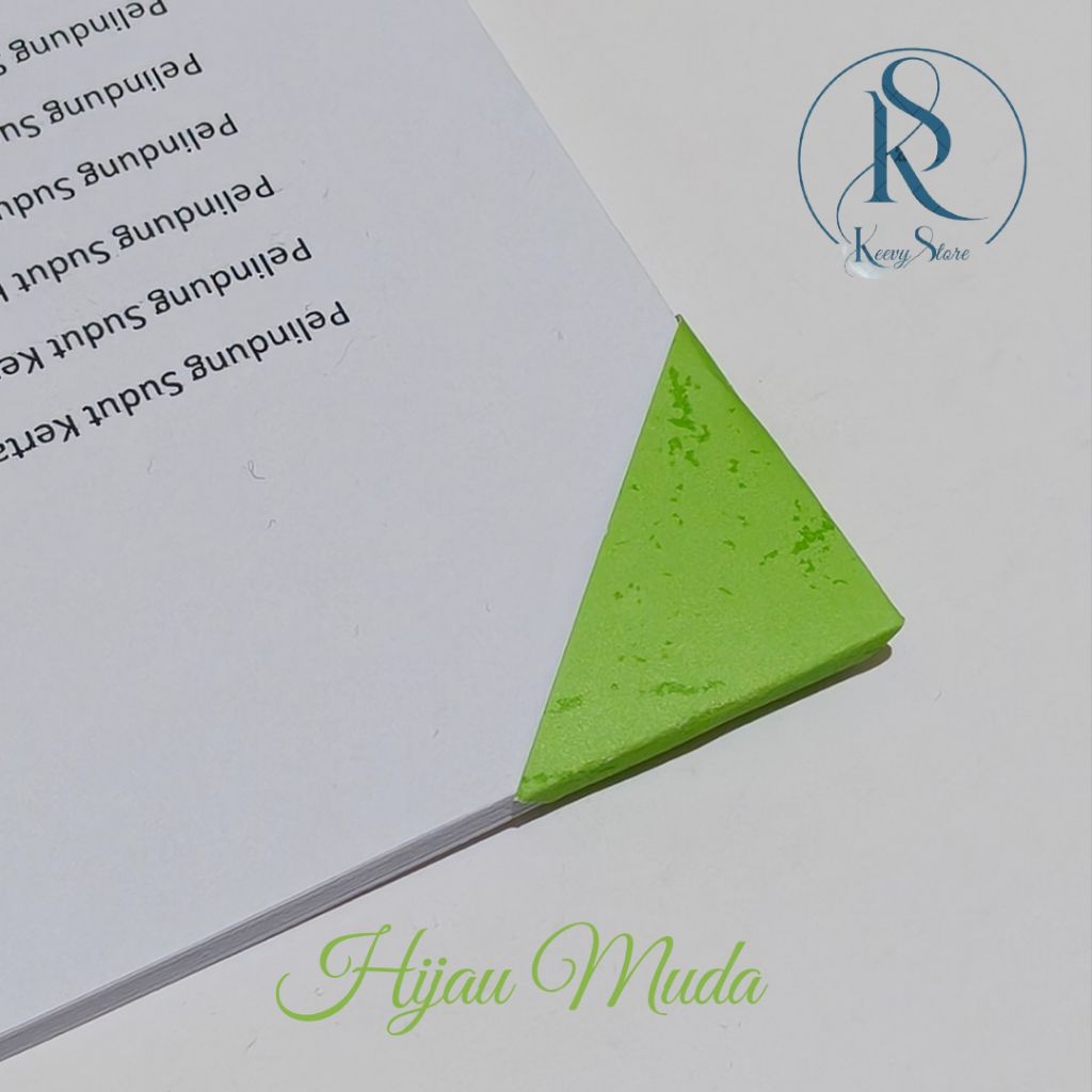 

Pelindung Sudut Kertas Document / Legalitas Kertas Isi 100pcs - HIJAU MUDA MOTIF