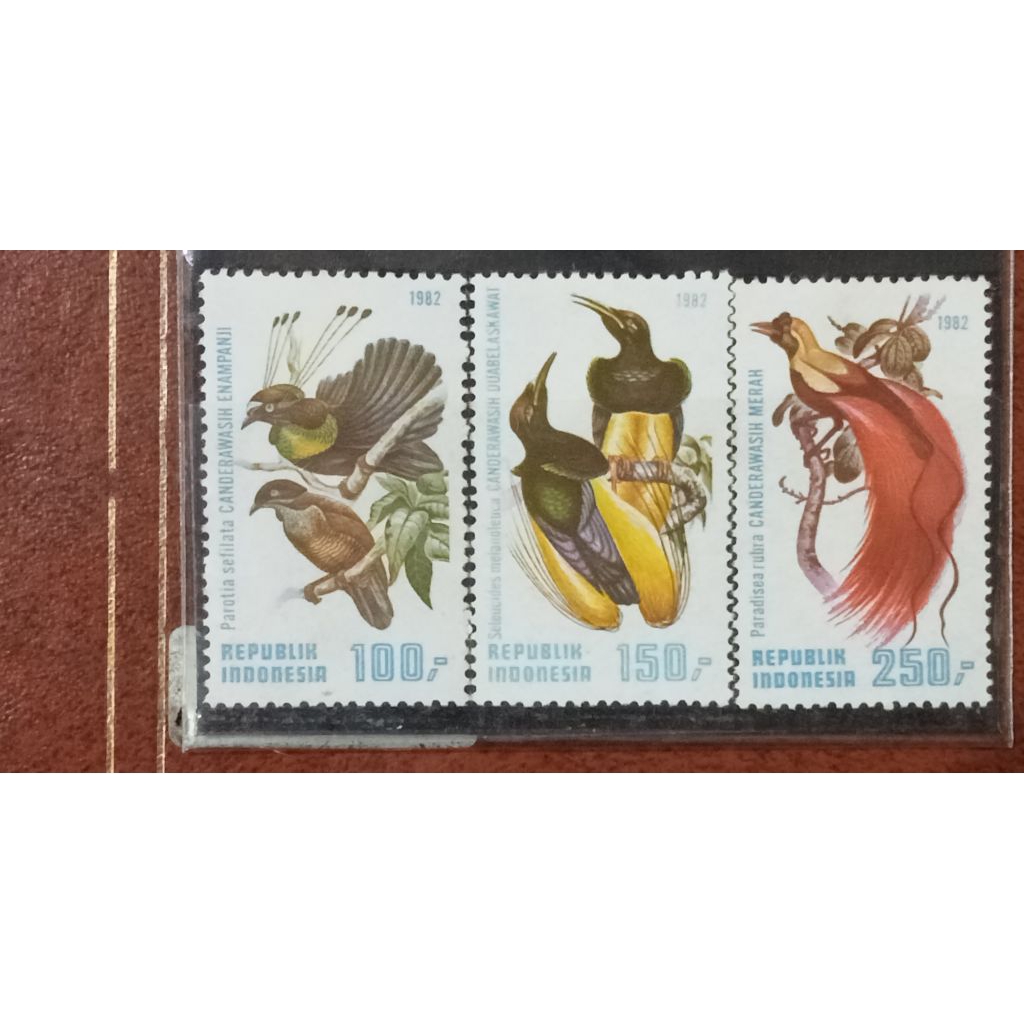 

Perangko Indonesia seri komplit burung cendrawasih