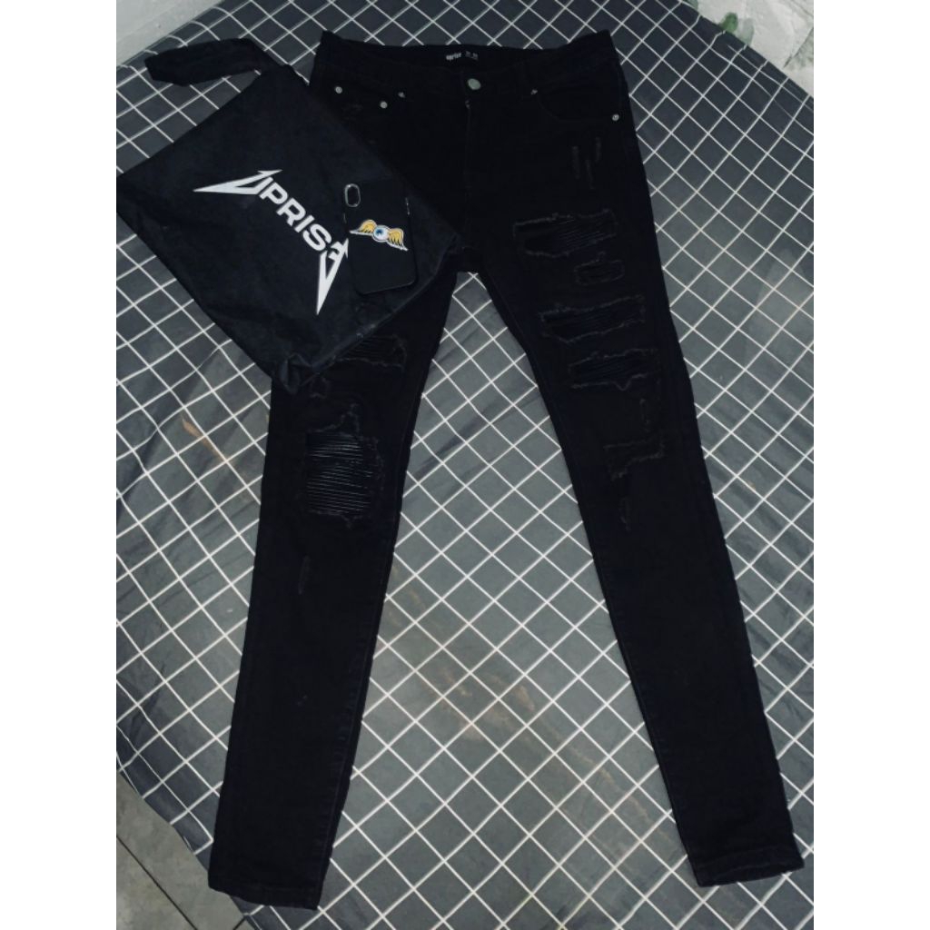 UPRISE LEGEND SIZE 28
