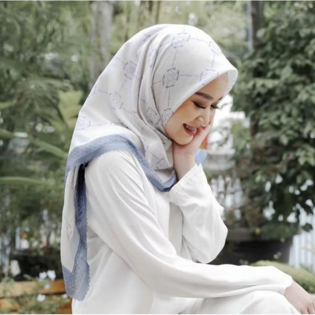 Luna Putih Series Kerudung Motif Segi Empat Hijab Voal Premium Jilbab Scarf Motif Printing