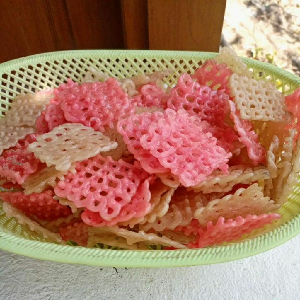 

500 gram KRUPUK BAKAR/KRUPUK TAYAMUM/KRUPUK WEDI MENTAH ENAK GURIH DAN HALAL SUDAH ADA BUMBUNYA