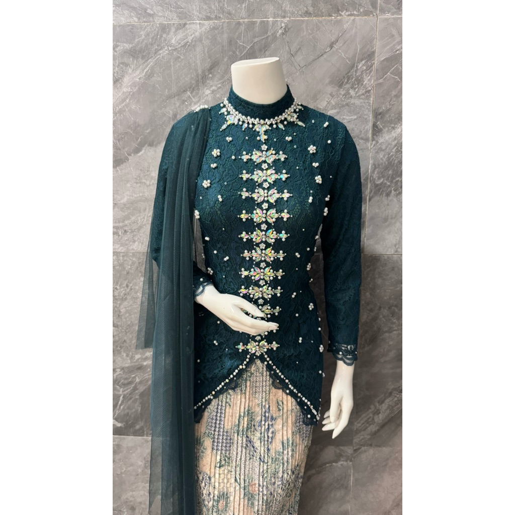 ATASAN KEBAYA LEMBAYUNG