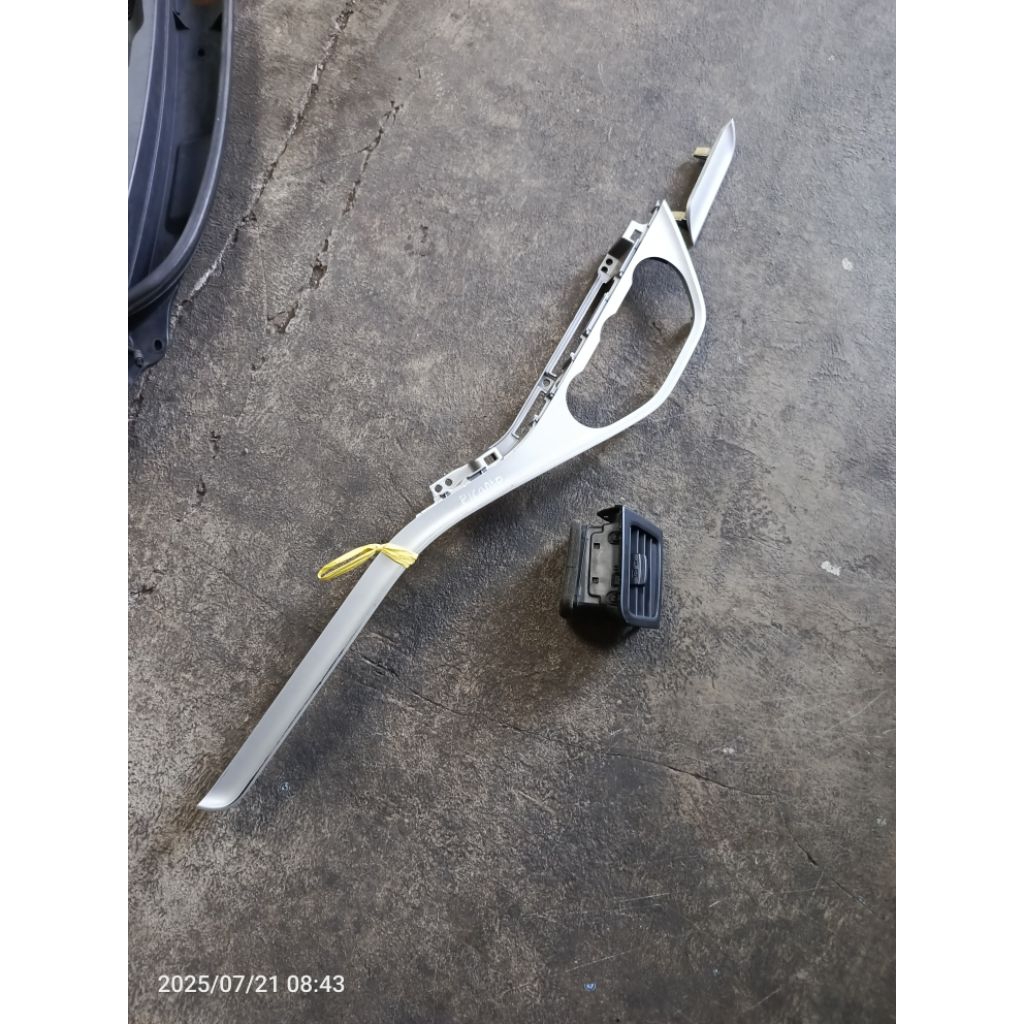 List lis frem panel dashboard frame head unit + kisi ac Dashboard bagian kanan R all new KIA Picanto