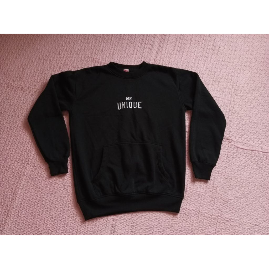sweater UNIQLO bekas pakai