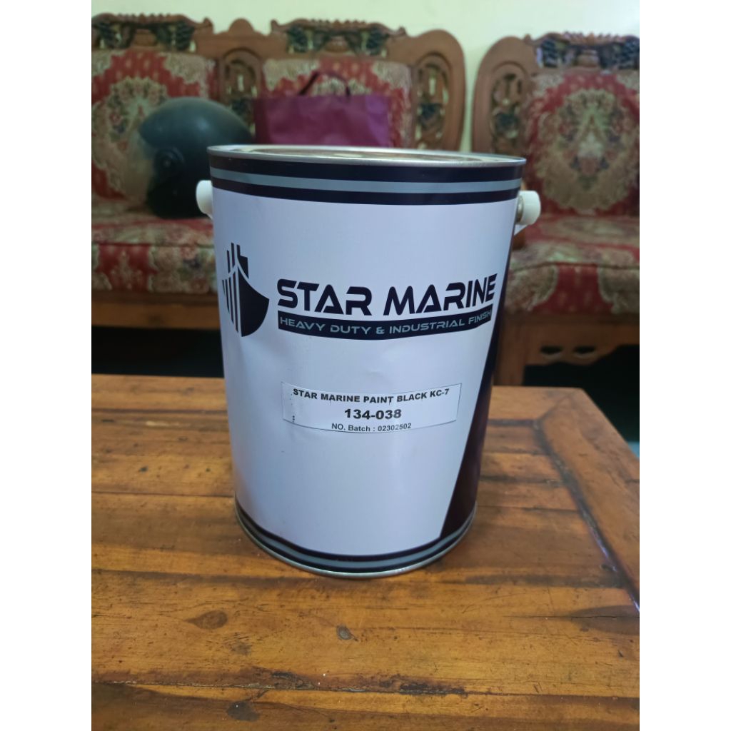 Cat Kapal Star Marine warna hitam/black
