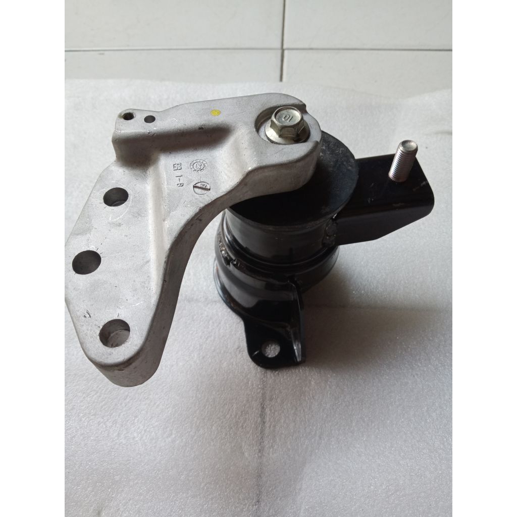 Engine Mounting Kanan Ertiga Lama Original