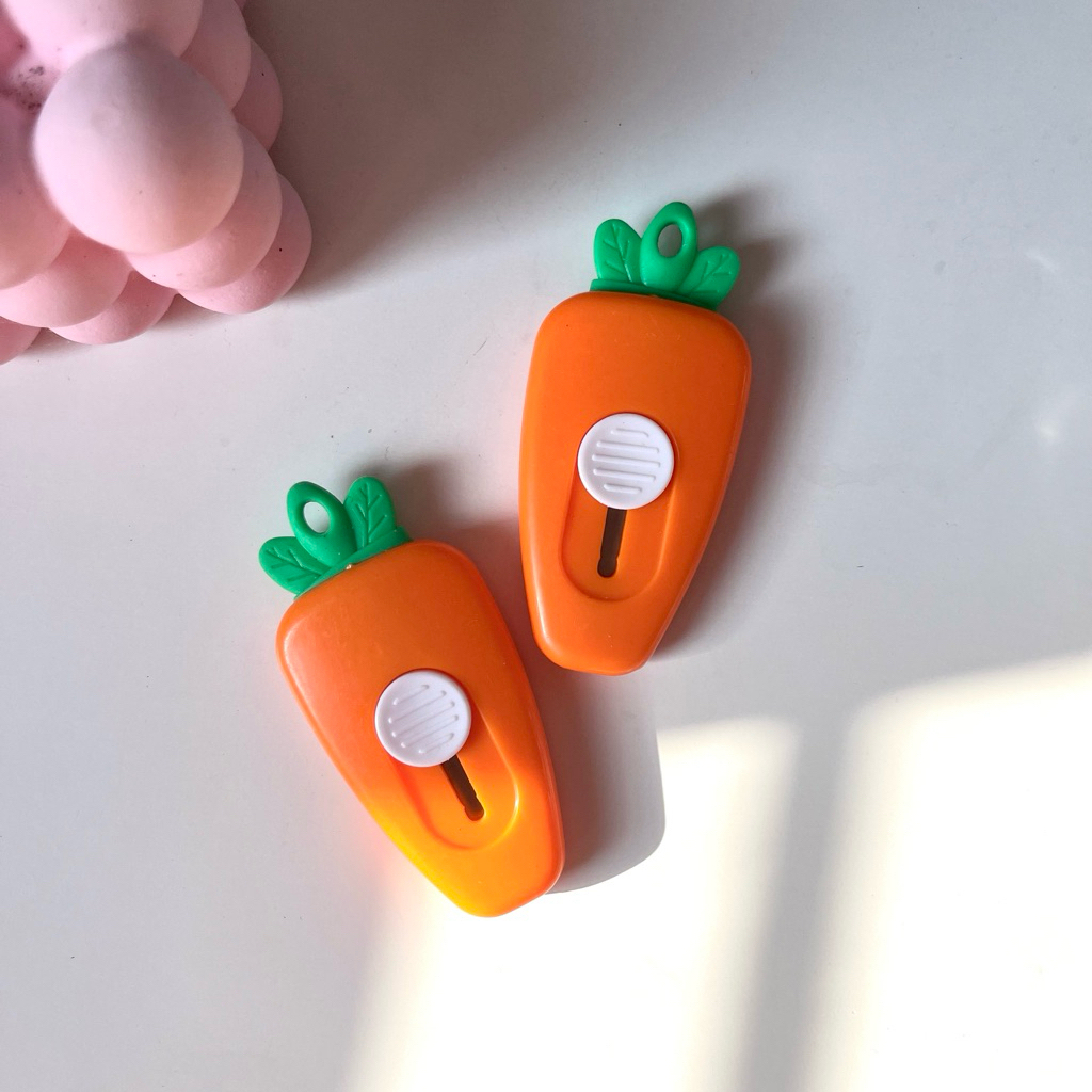 

Pisau Cutter Mini Karakter Wortel