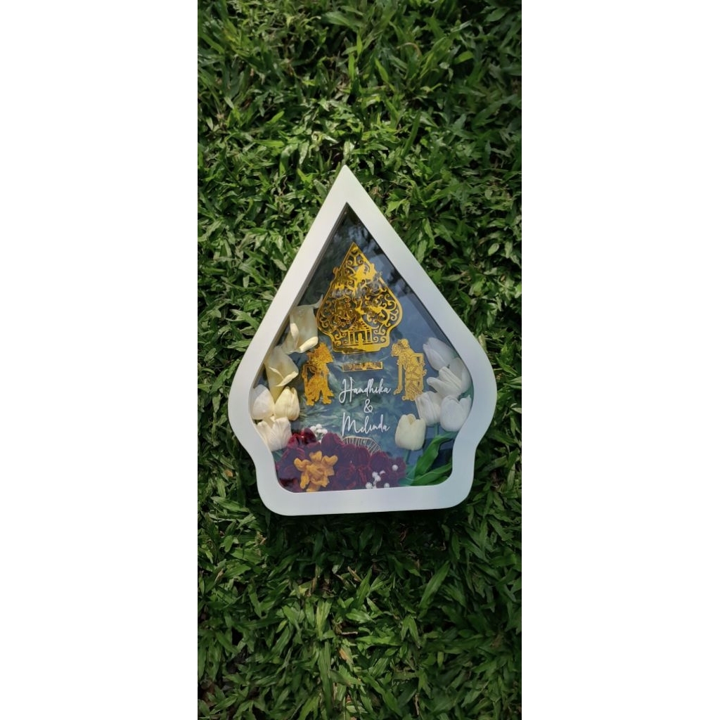Mahar Pernikahan / Frame Gunungan Wayang