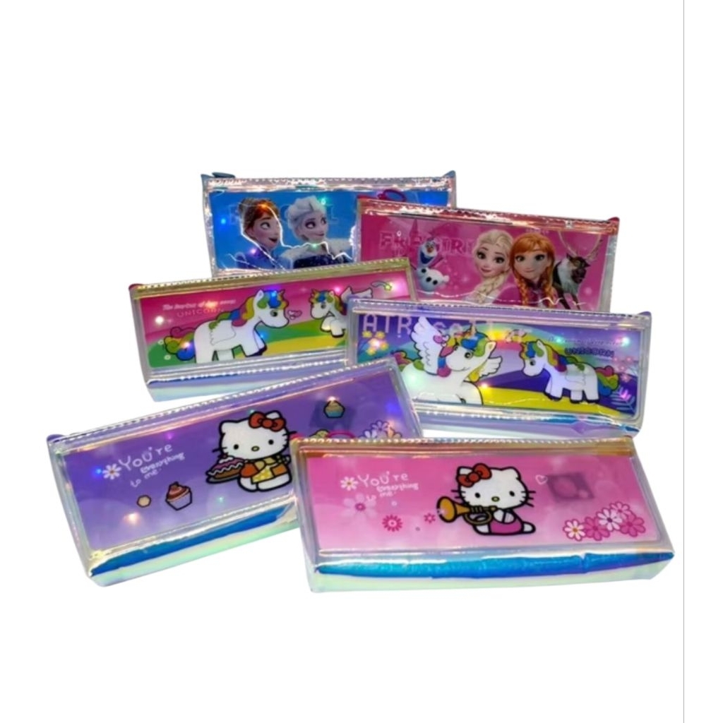 

Tempat pensil hologram lampu karakter anak / Kotak pensil sleting hologram lampu karakter / Pencil case unicorn nyala lampu