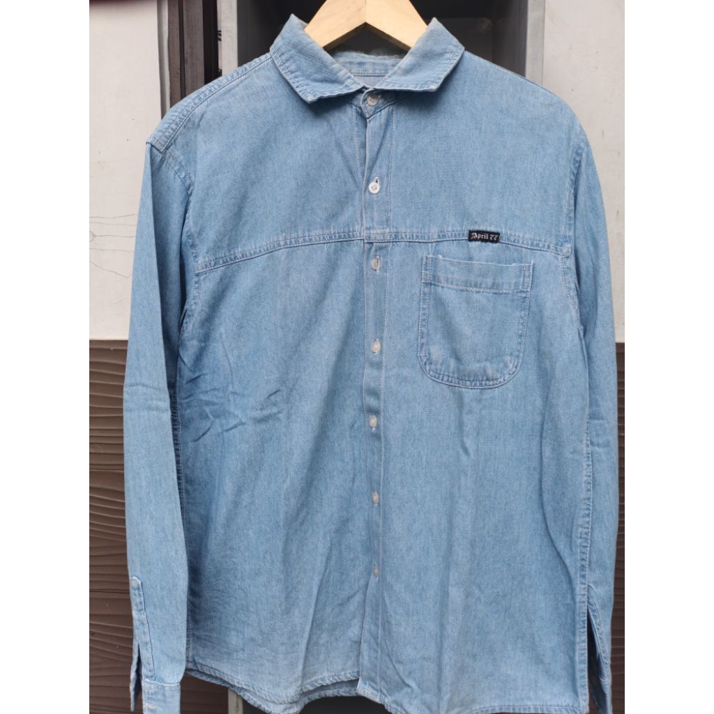 Kemeja Jeans April 77