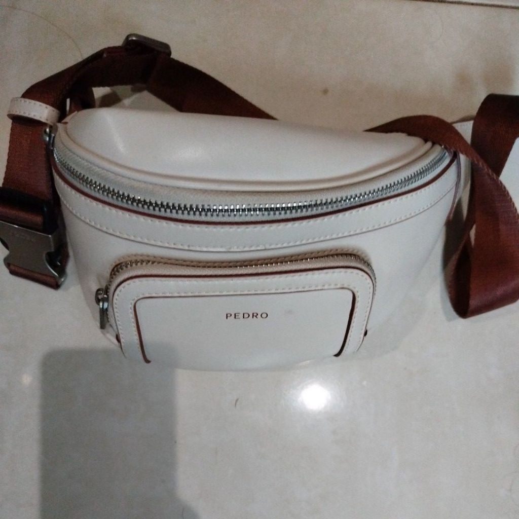 Tas pinggang pedro preloved