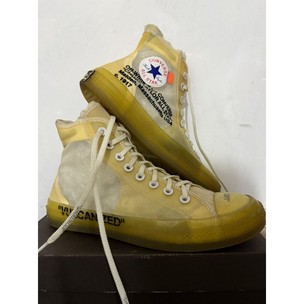 Converse Vulcanized x Off-white (Used) no.serie Kanan kirinya berbeda