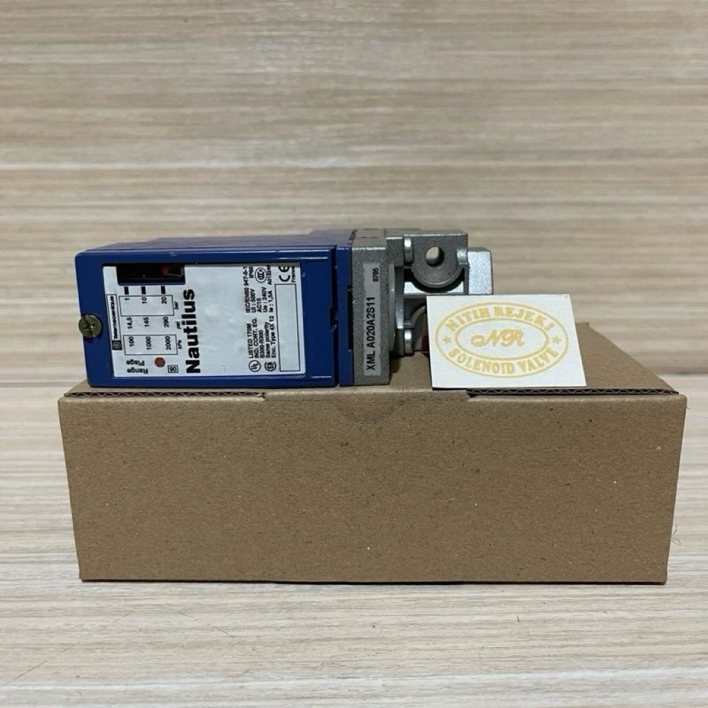 PRESSURE SWITCH TELEMECANIQUE XMLA020A2S11