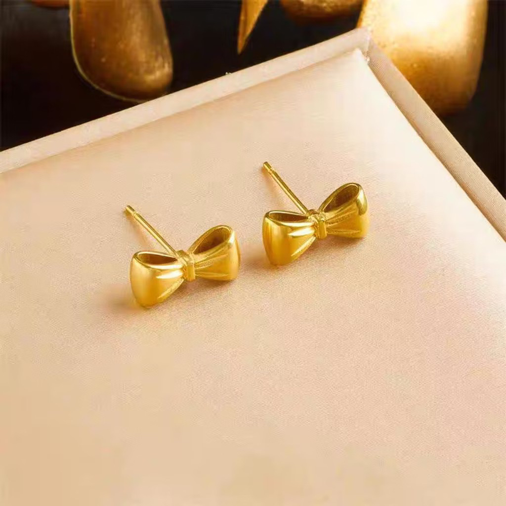 Anting tusuk titanium wanita model pita kecil terbaru