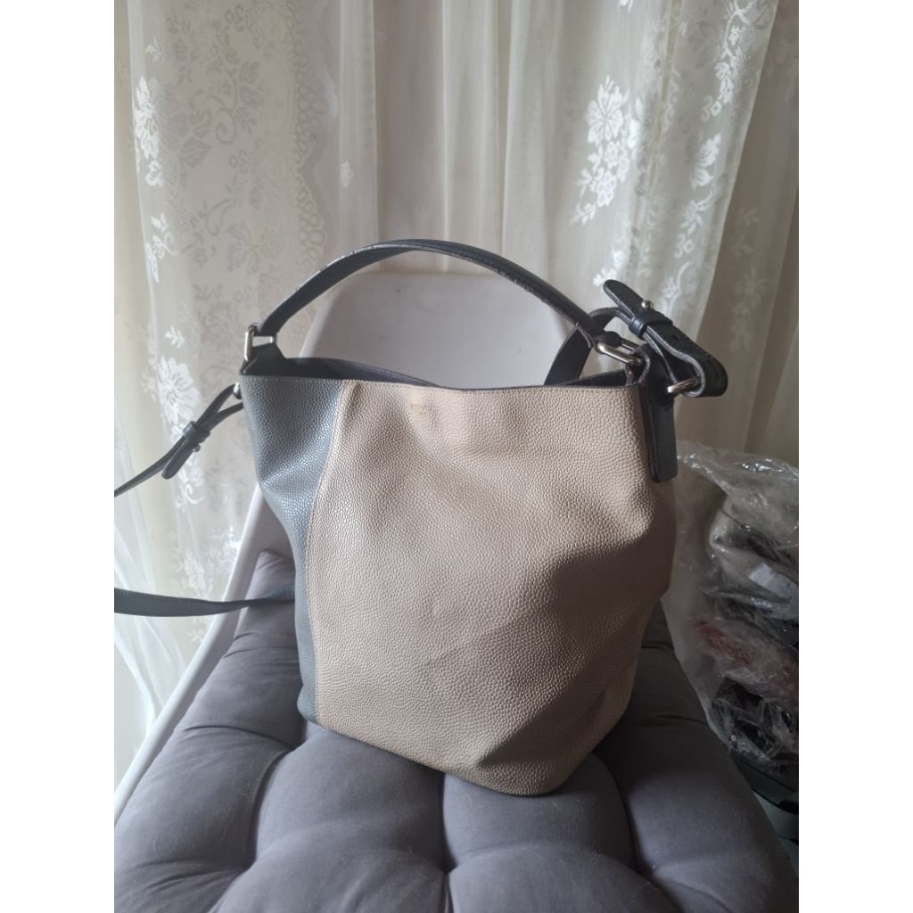 LQ preloved bag bucket - Louis Quartos
