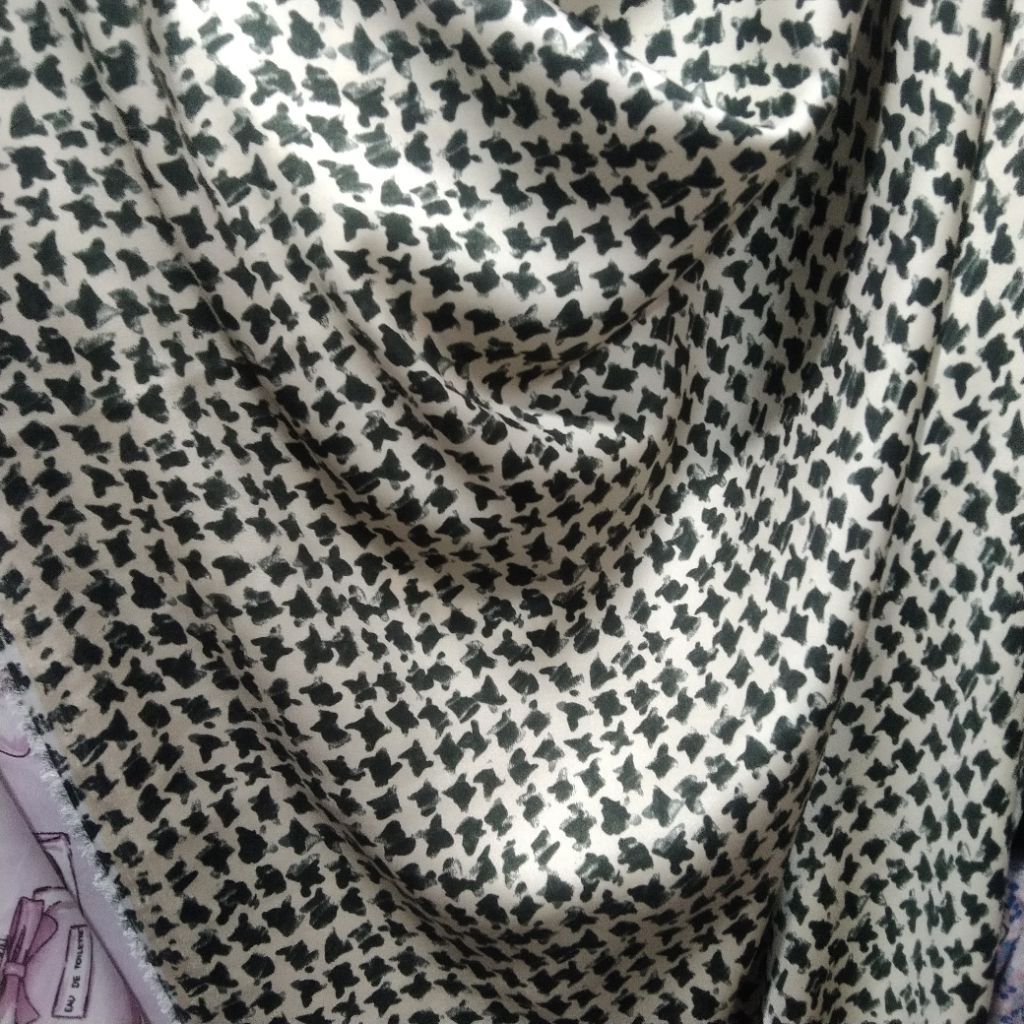 Kain armani silk | Harga/0,5m | bahan armani silk motif | bahan armani silk | kain armani silk impor