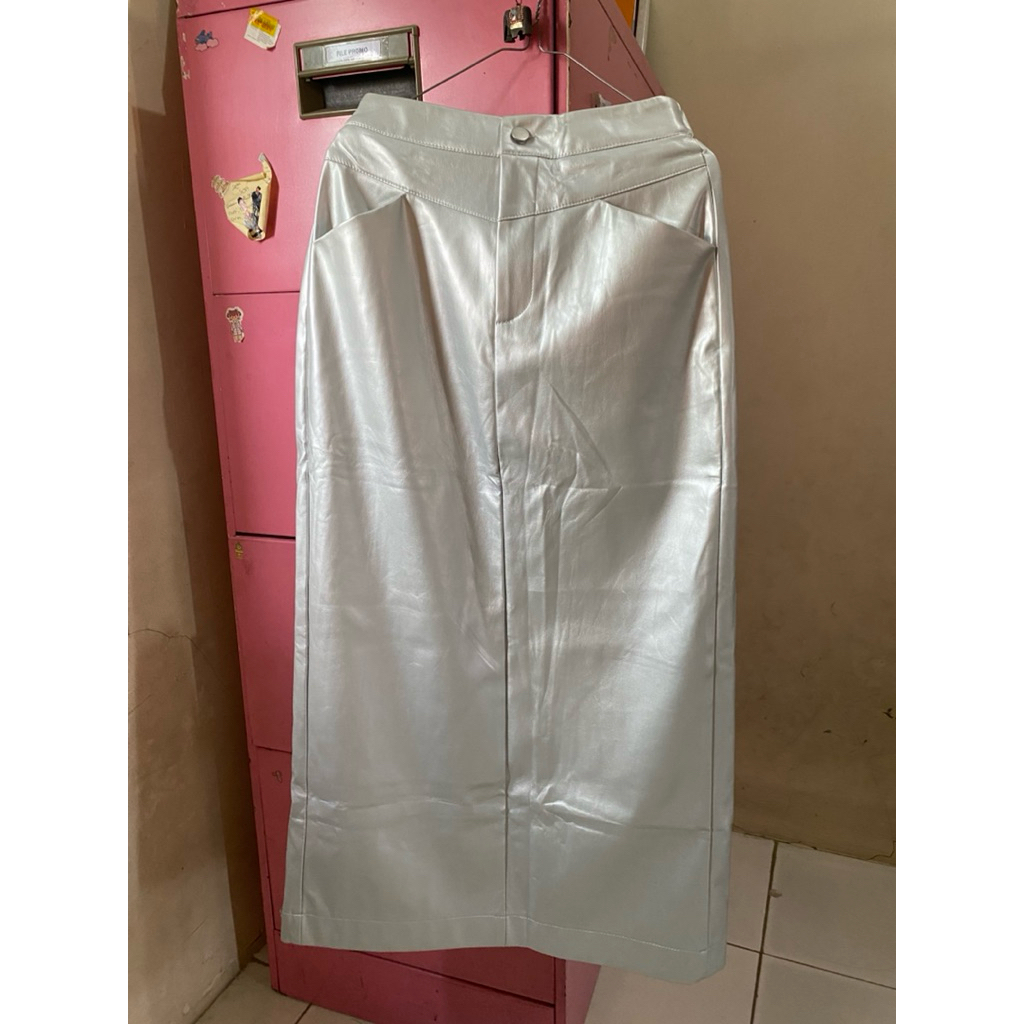 Rok This Is April The Stage X Mahalini Silver New defect