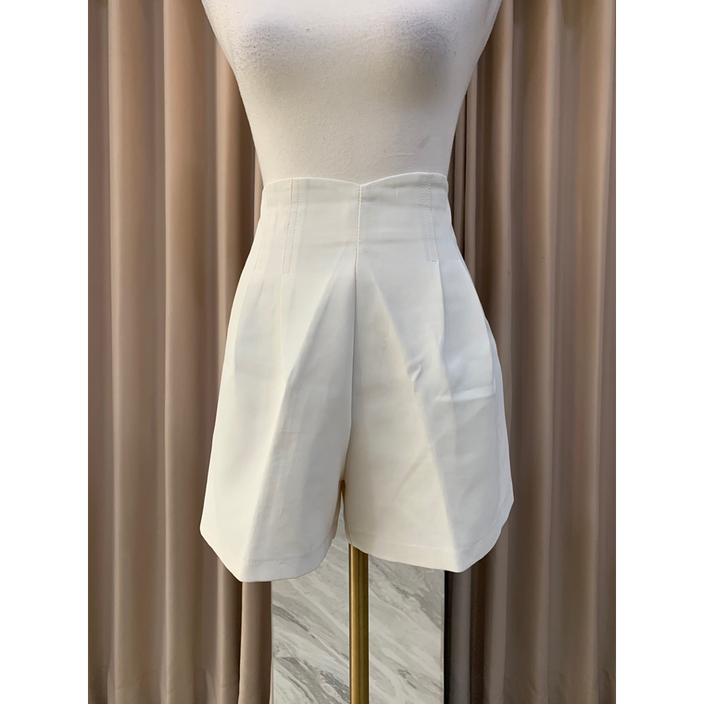 Preloved second celana pendek YUAN MARKET