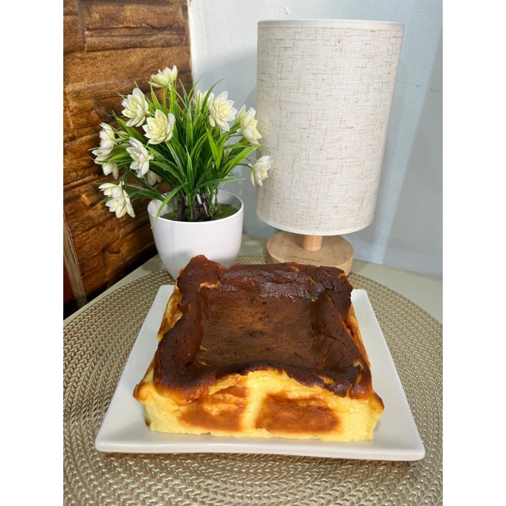 

Annisa Bakery / Basque Burnt CheeseCake Original