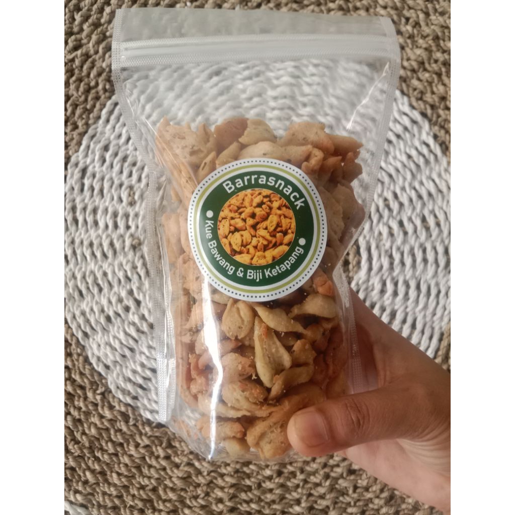 

Kue Bawang Gunting Khas Padang