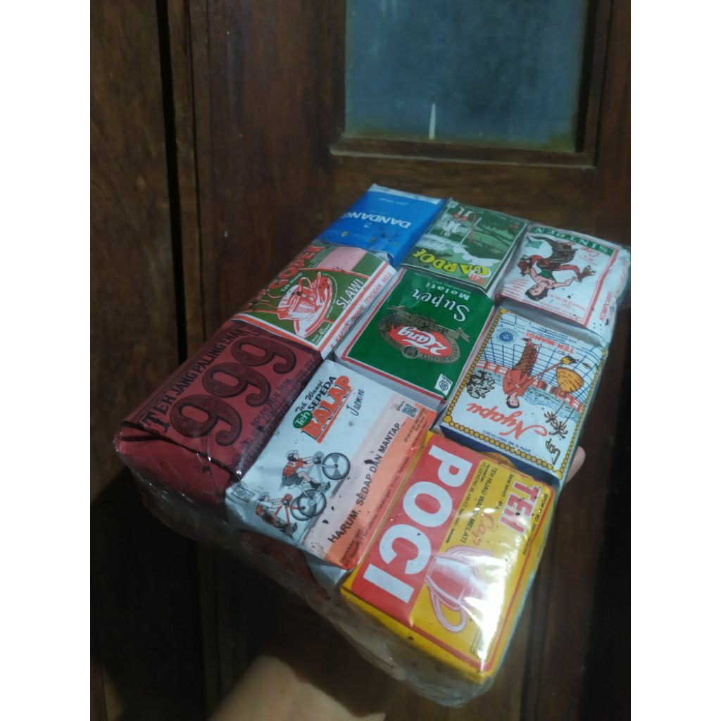 

teh racikan khas solo berisi poci dandang sintren gardoe nyapu 2tang balap 999