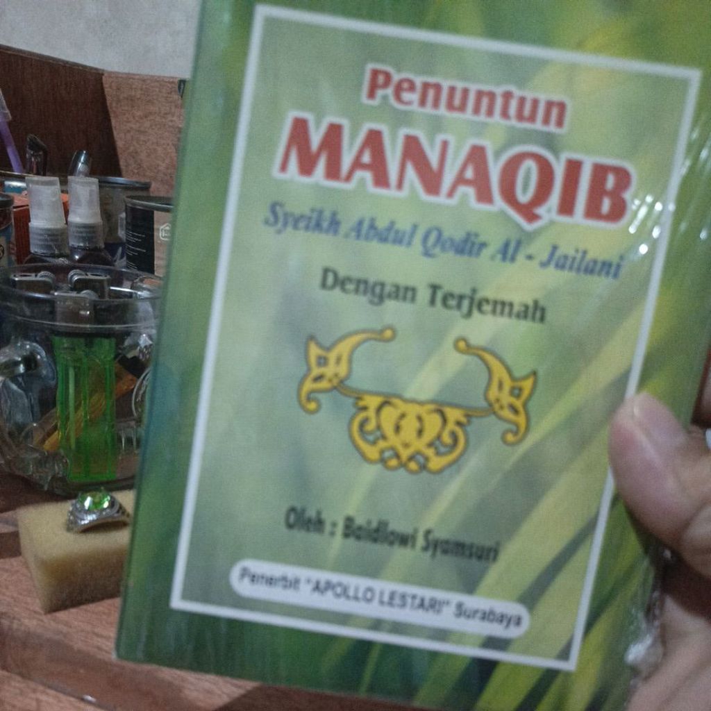 buku penuntun manaqib syekh Abdul Qodir Jaelani