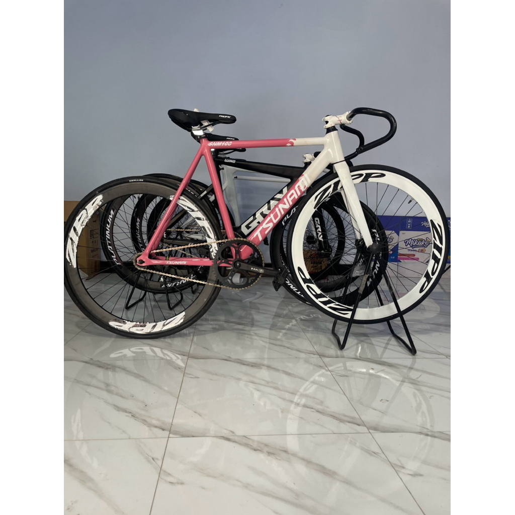 Sepeda Fixie tsunami kombinasi pink putih+ velg hitam putih