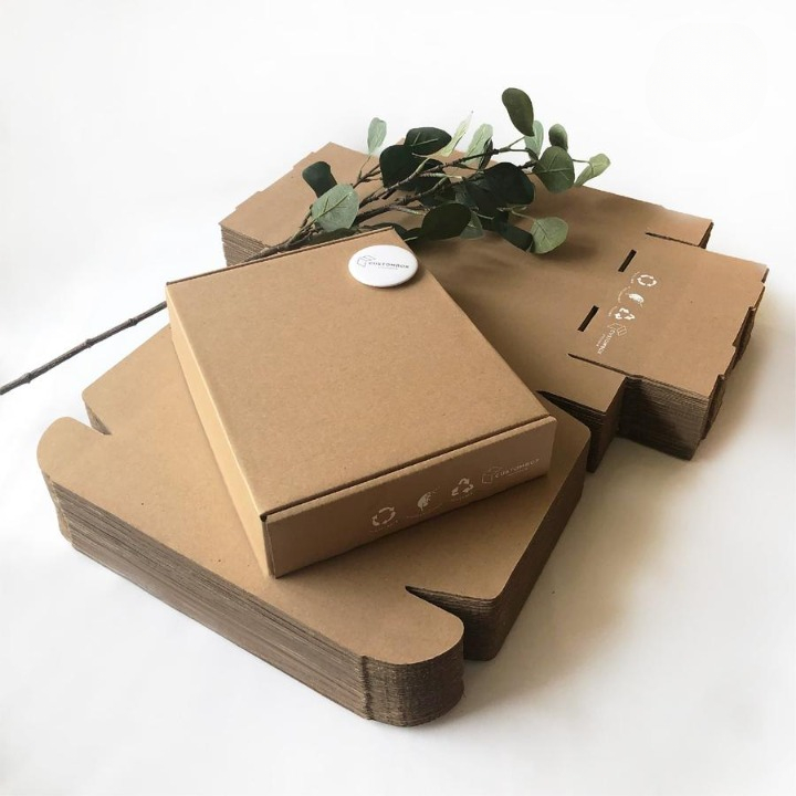 

Dus Packaging isi 1 Pcs Ukuran 30.0 x 25.0 x 6.0 Cm Box Kardus Kotak Coklat Polos Kado Hadiah