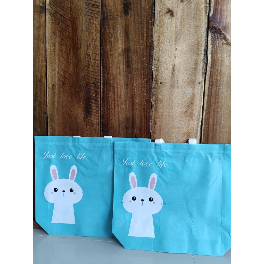 

GOODIE BAG KELINCI (BESAR)