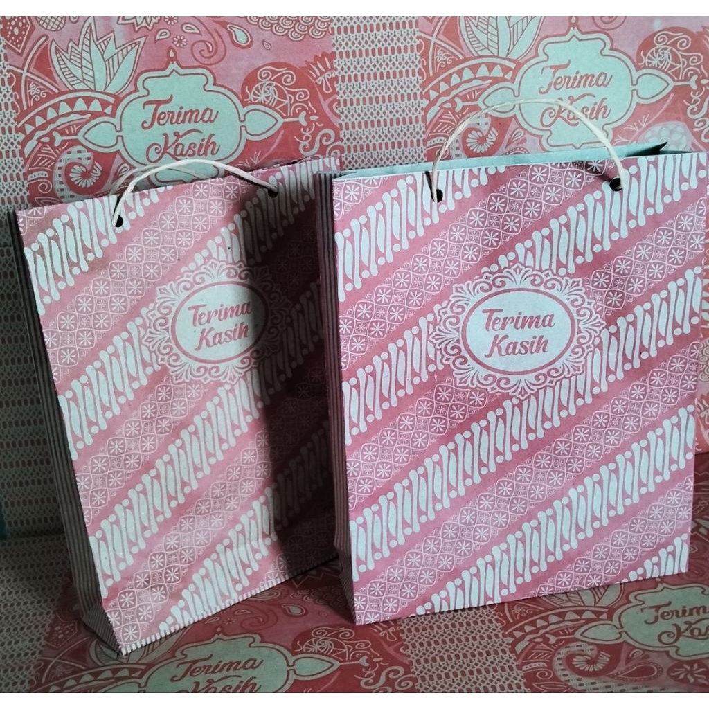 

(ISI 50PCS)PAPER BAG/TAS KERTAS/TAS SOVENIR UKURAN TANGGUNG MERAH 21X17X5