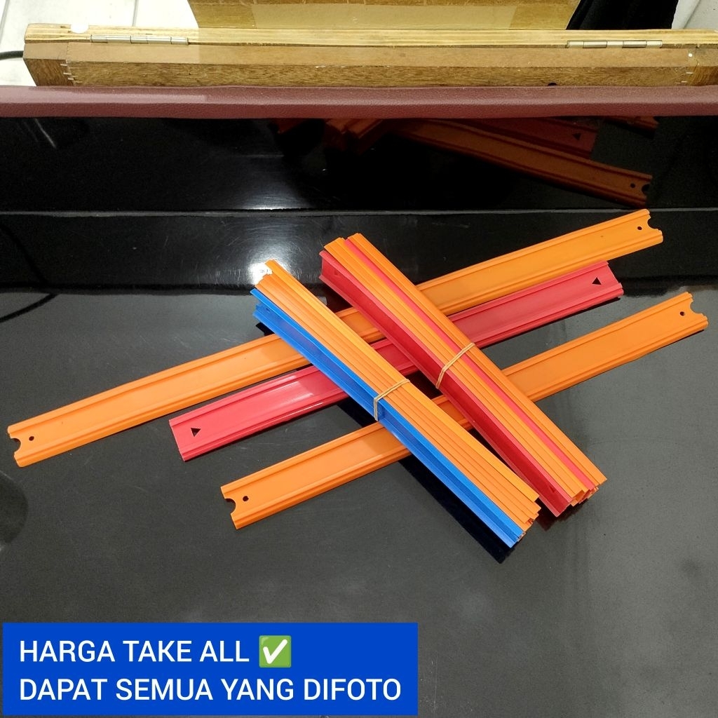 HARGA TAKE ALL DAPAT SEMUA YANG ADA DIFOTO Track Hot Wheels Bekas Campur Track Hotwheels Bekas Campu