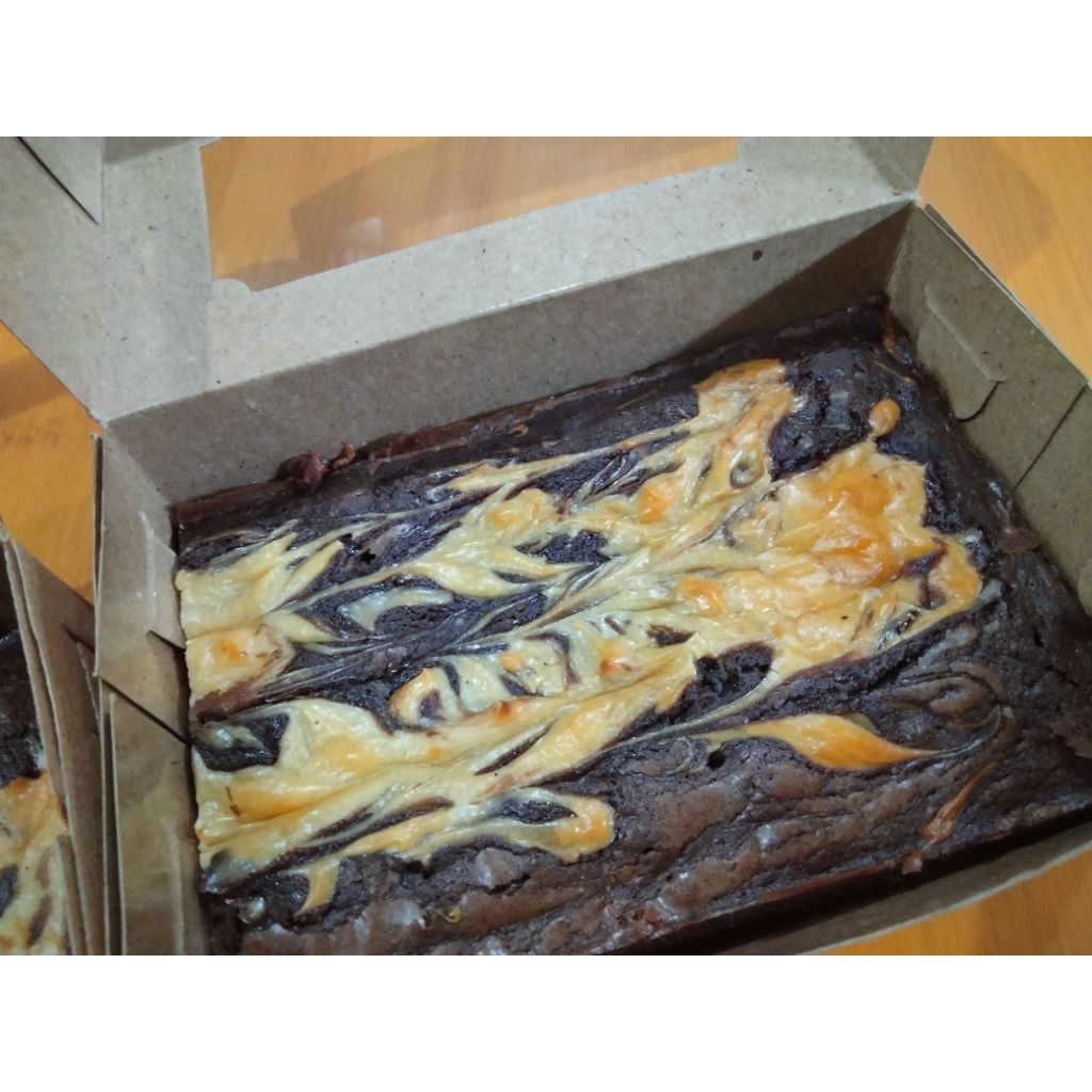 Fudgy Brownies Cheese ( Ukuran 10x15 )