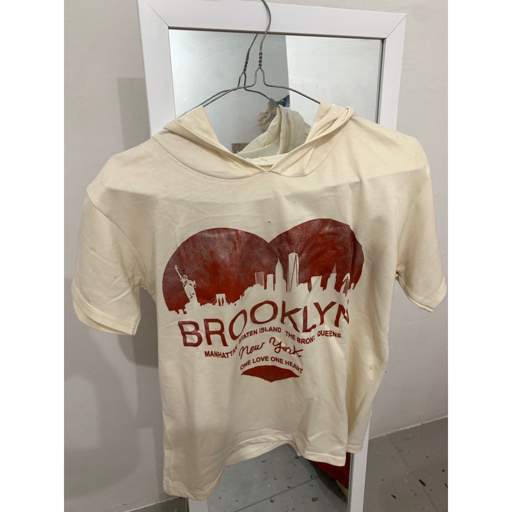 Preloved Atasan Hoodie Wanita Lengan Pendek