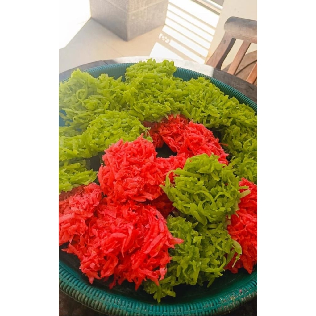 

ampyang kering kelapa/kembang gula kelapa isi 6pcs.cemilan