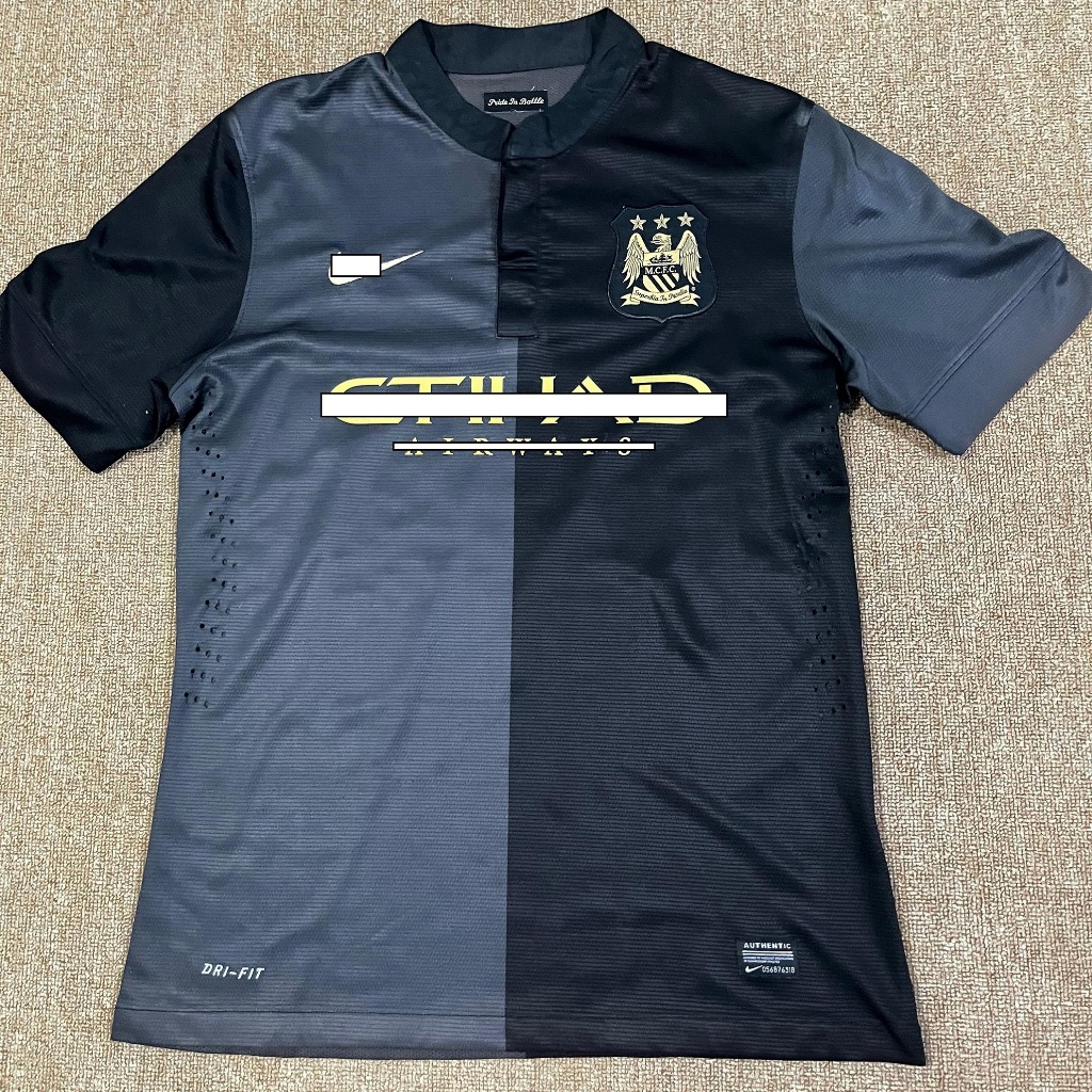 JERSEY RETRO MANCHESTER CITY AWAY 2013/2014 BAJU BOLA RETRO MANCHESTER CITY AWAY 2013/2014 2010 2011