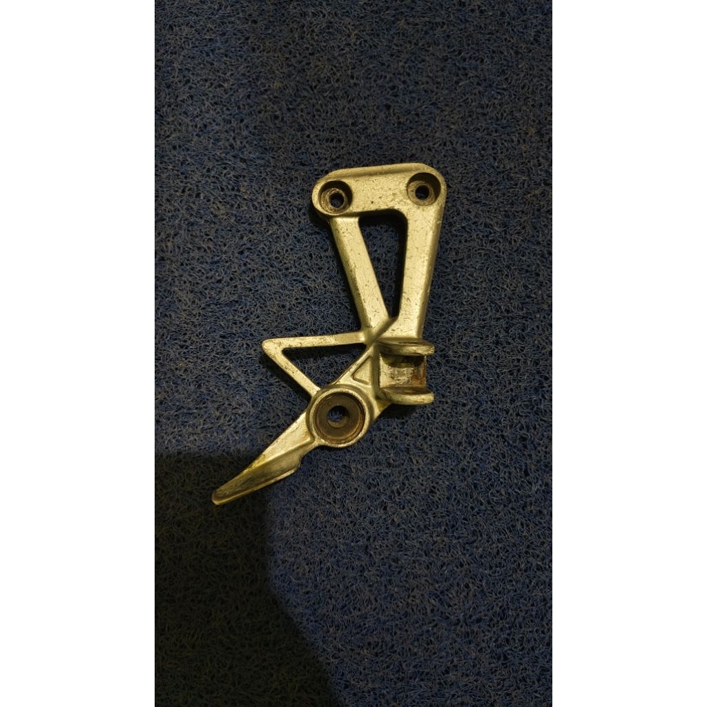 postep belakang sebelah kanan yamaha scorpio z original