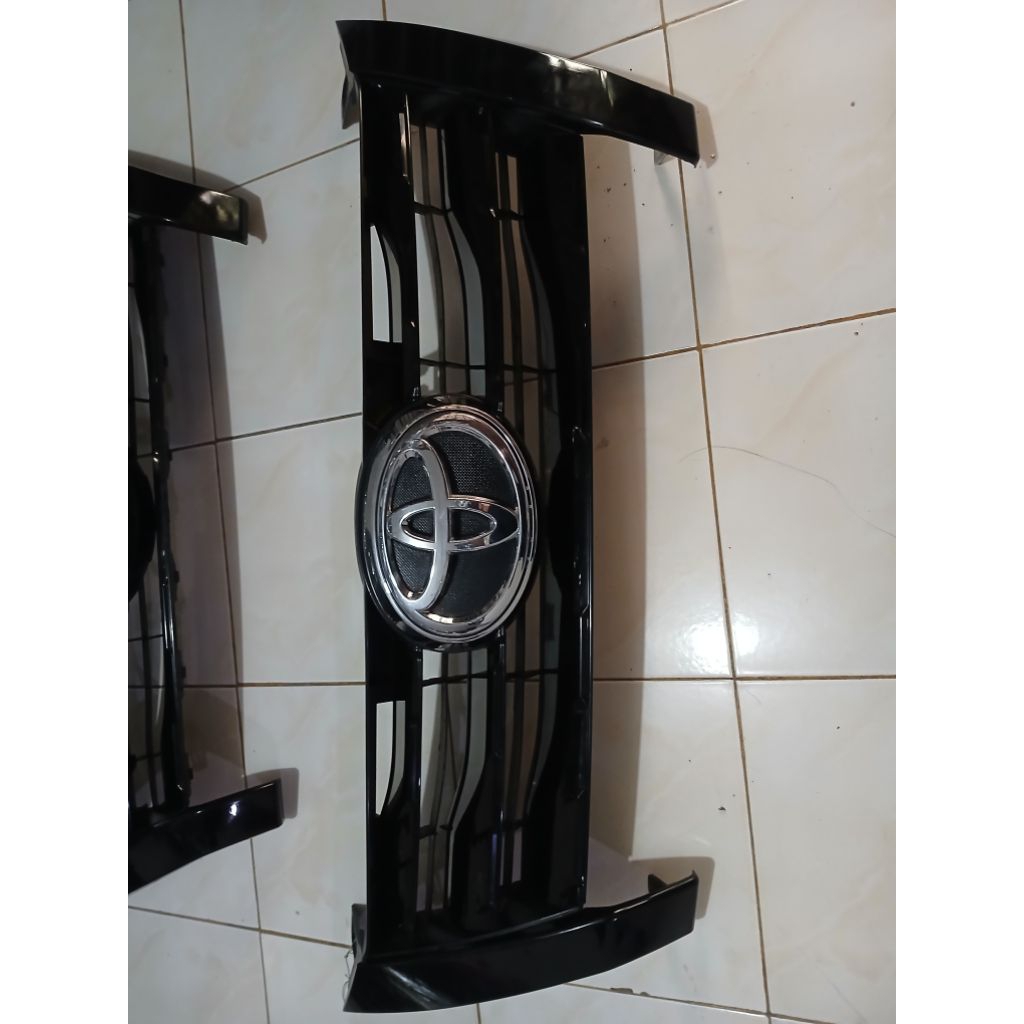 gril FORTUNER TRD 2017 original tpyota barang secon berkualita