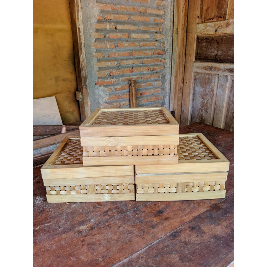 

BOX HAMPERS/ BOX SESERAHAN/ BOX SERBAGUNA/KOTAK BAMBU