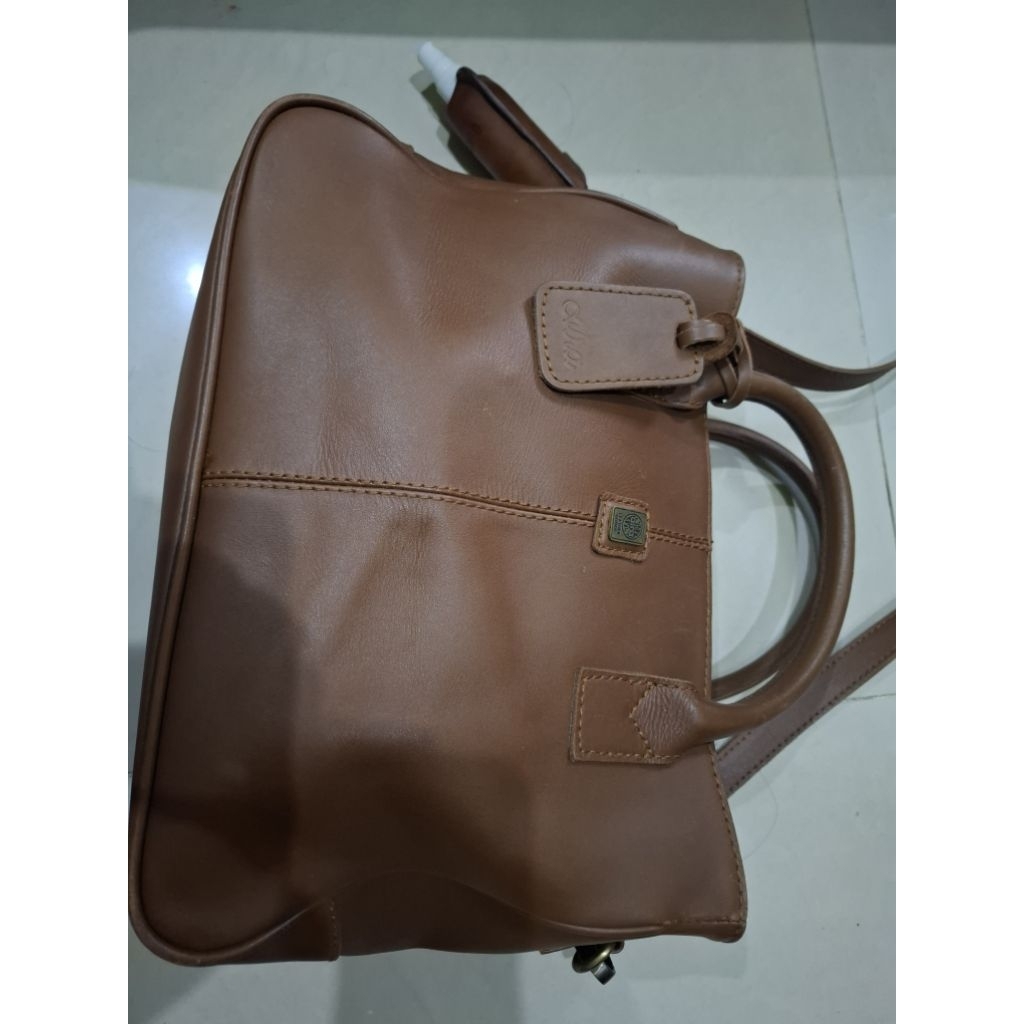 preloved Aira Leather Bag