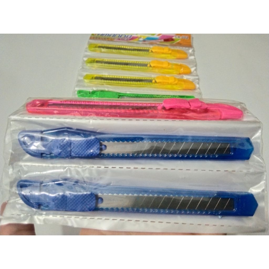 

Cutter Kecil Murah – Mini Pisau Pemotong Kertas & Plastik