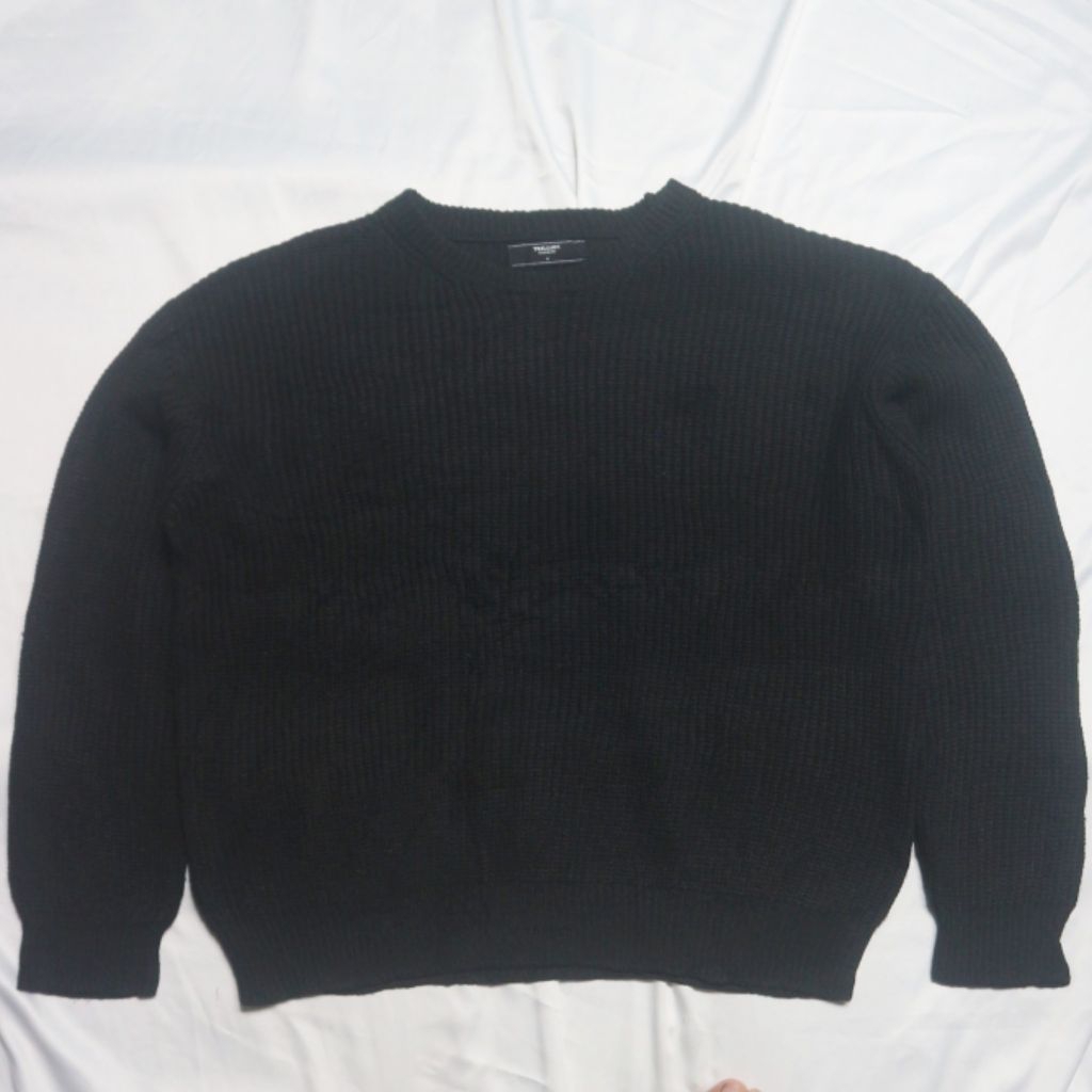 TRILLION Lidi Knit Boxy Oversized Hitam Black Textured Knitwear Sweater Sweatshirt Crewneck Rajut Wo
