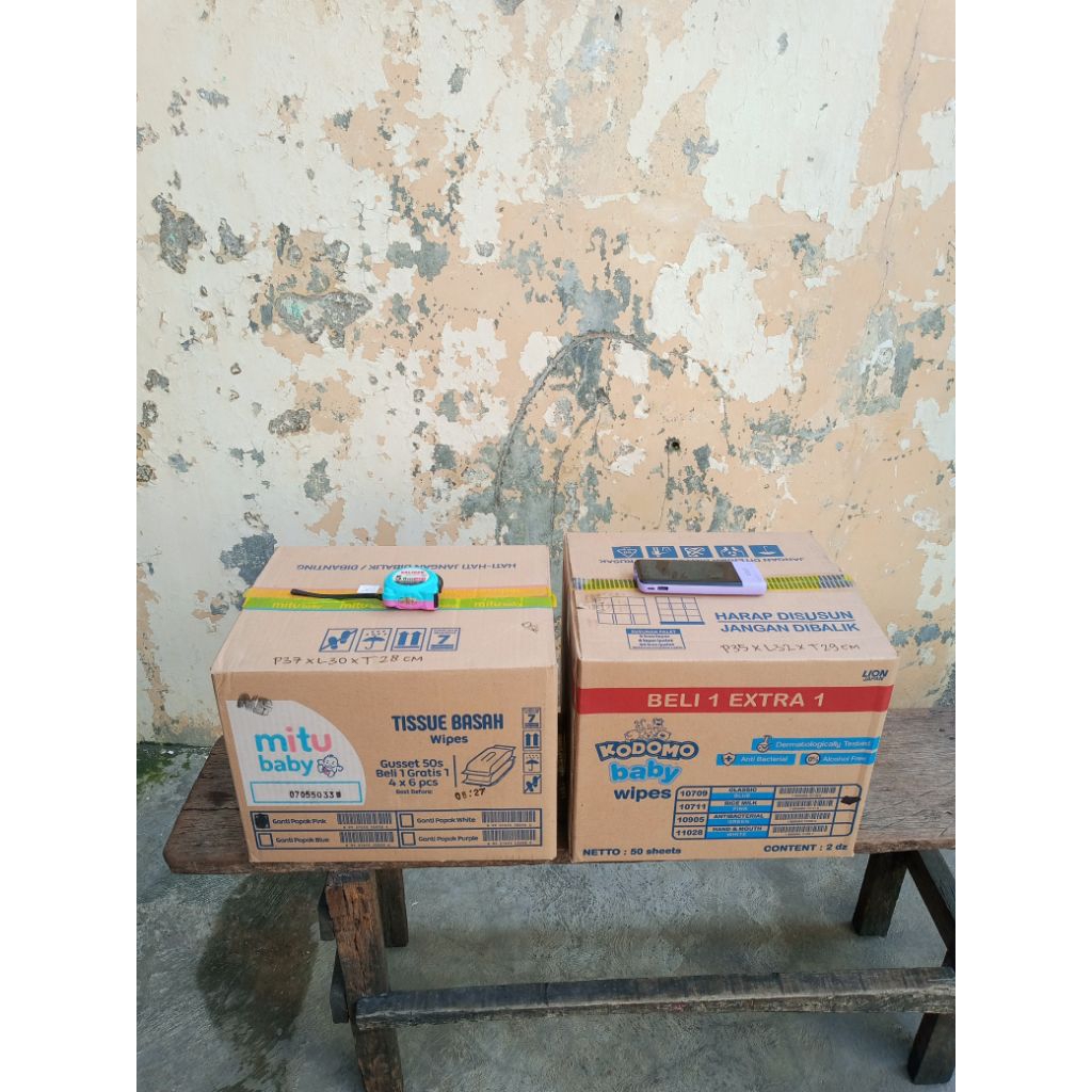

Kardus Karton Box Packing 37x30x28 Cm, Tebal