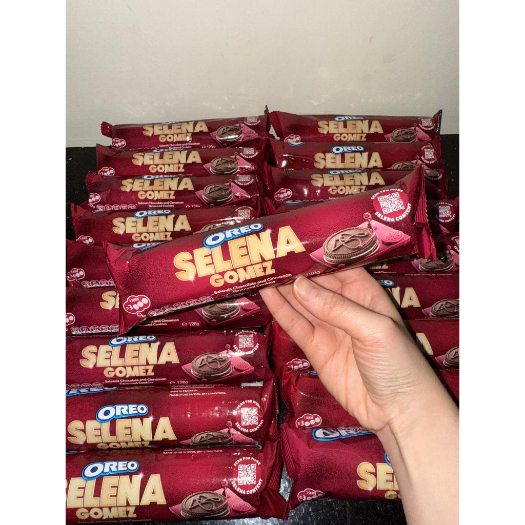 

[READY] Oreo Selena Gomez Cookie Special Edition!